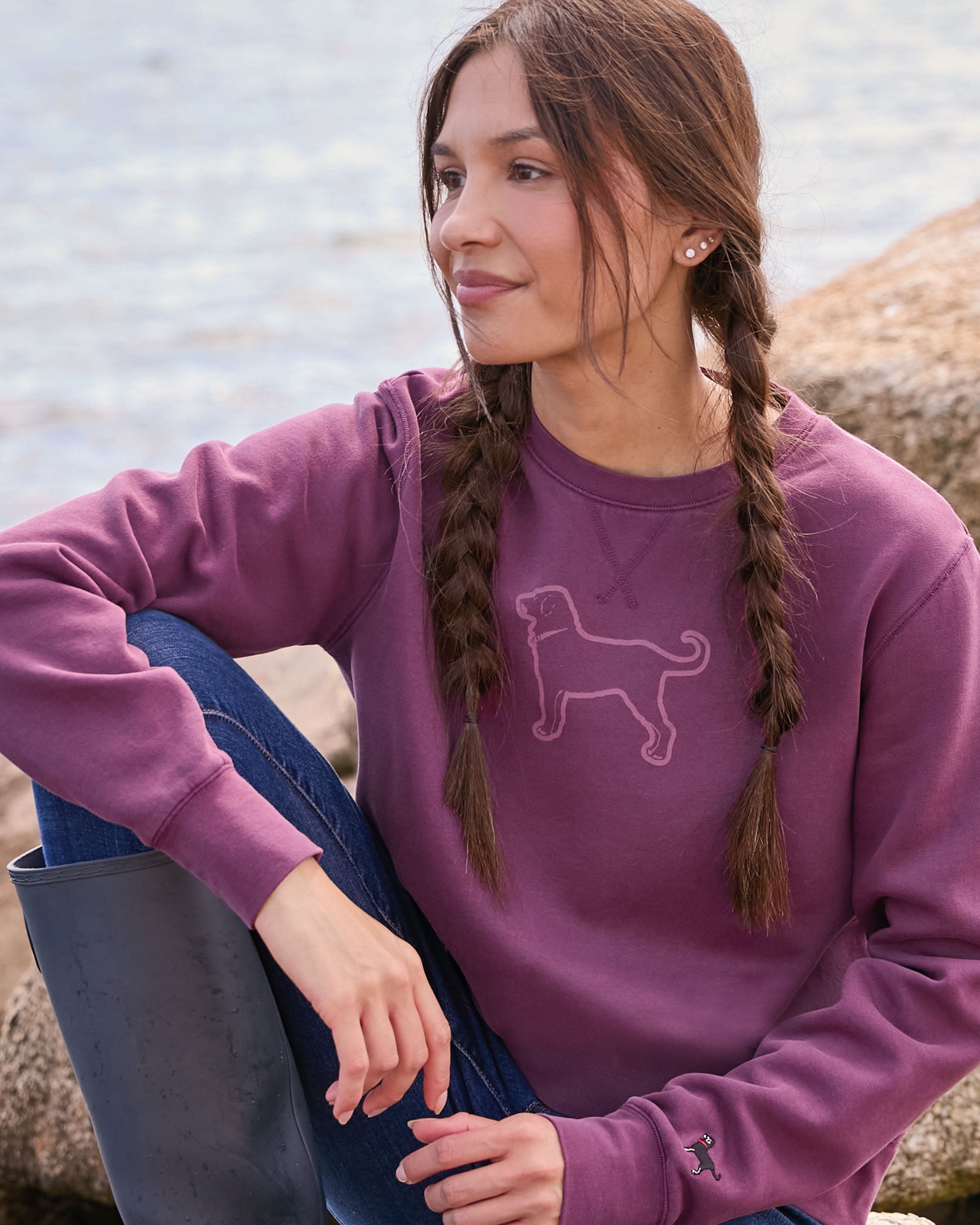 Ladies Classic Crewneck Sweatshirt – The Black Dog