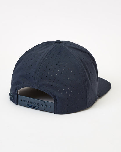 The Links Performance Hat